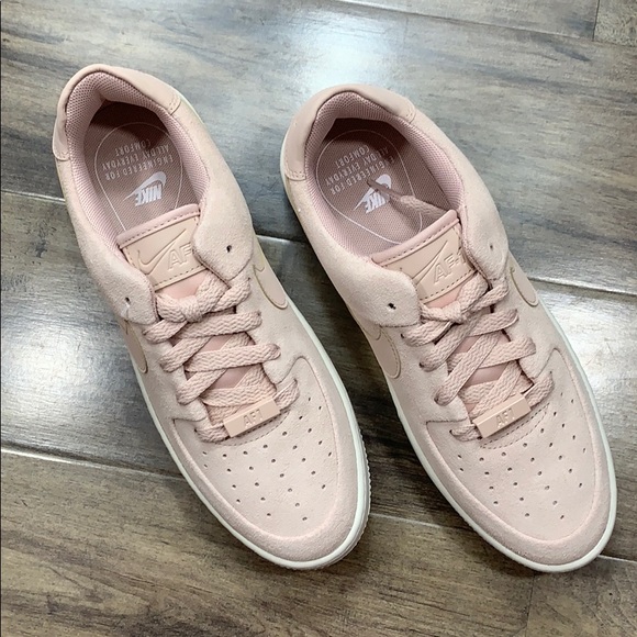 nike sage low beige